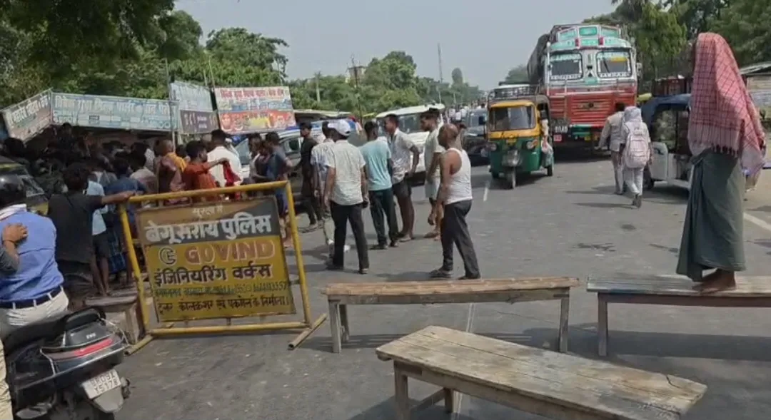 थाने में पुलिस  सोती रही, तो दुकानों में लूटपाट करते रहे लुटेरे