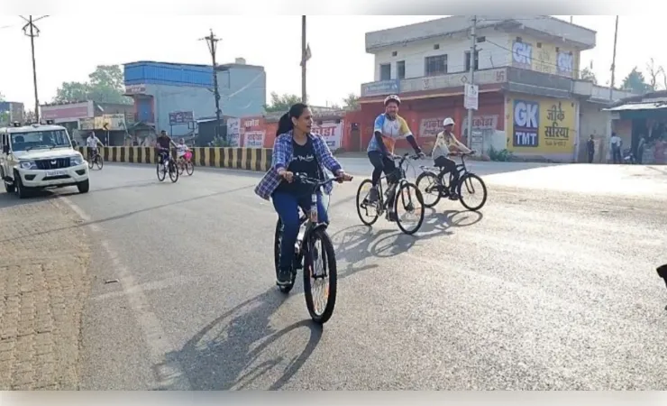 फिटनेस और पर्यावरण चेतना का संदेश लेकर आया विश्व साइकिल दिवस, मनेंद्रगढ़ में उमड़ा जनसैलाब