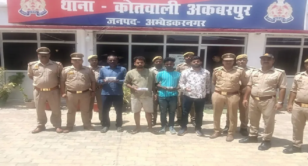 महिलाओं से चेन लूटने वाले तीन शातिर बदमाश गिरफ्तार, 24 घंटे के भीतर पुलिस ने किया सनसनीखेज खुलासा
