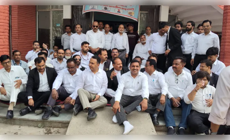ई-रजिस्ट्री के विरोध में अधिवक्ताओं की हड़ताल जारी, सरकार को करोड़ों का राजस्व नुकसान
