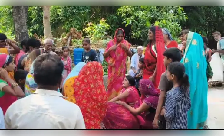 सड़क हादसे के बाद शुरू हुआ विवाद , पुलिस और ग्रामीणों के बीच टकराव 