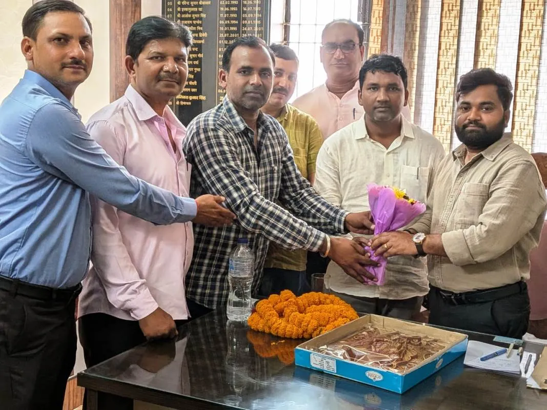 शिक्षकों ने किया नवागत लेखाधिकारी का स्वागत