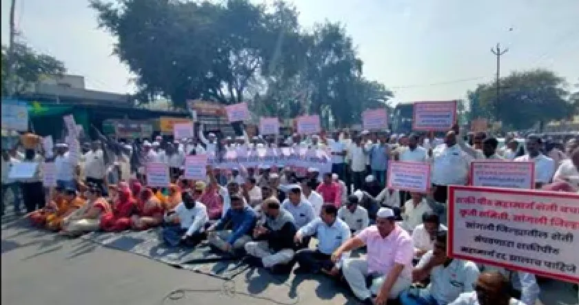 शक्तिपीठ हाईवे' के विरोध में उतरे किसान