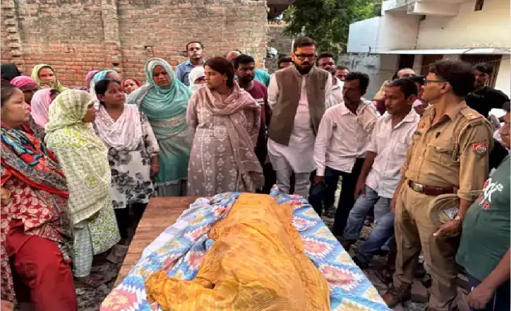 25 साल पुरानी जर्जर दीवार गिरने से मासूम की मौत