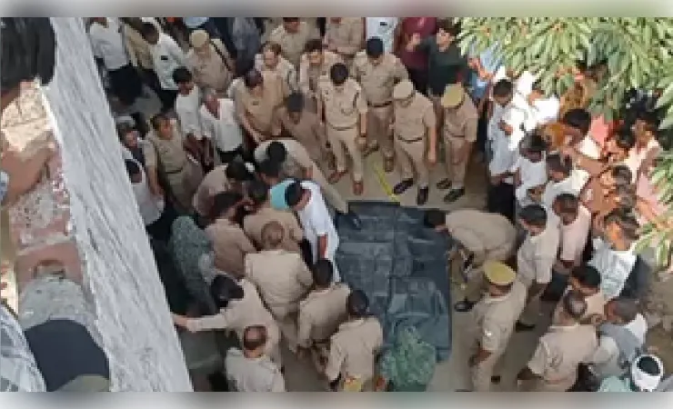 मुरादाबाद में दिनदहाड़े ताबड़तोड़ फायरिंग, युवक की मौत, दूसरा गंभीर; गांव में भारी तनाव