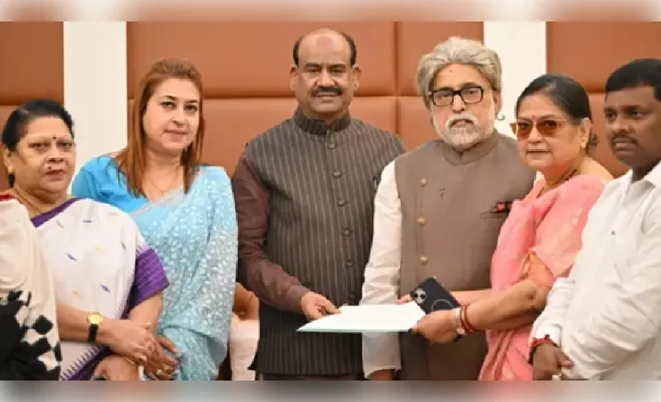 टीएमसी के बागी सांसदों का नेशनलिस्ट सिटिज़न्स पार्टी में विलय का ऐलान, स्पीकर ओम बिरला से मुलाकात