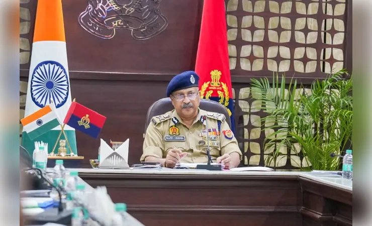  यूपी पुलिस की उच्चस्तरीय अपराध समीक्षा बैठक, ई-साक्ष्य और लंबित मामलों के निस्तारण पर डीजीपी के सख्त निर्देश