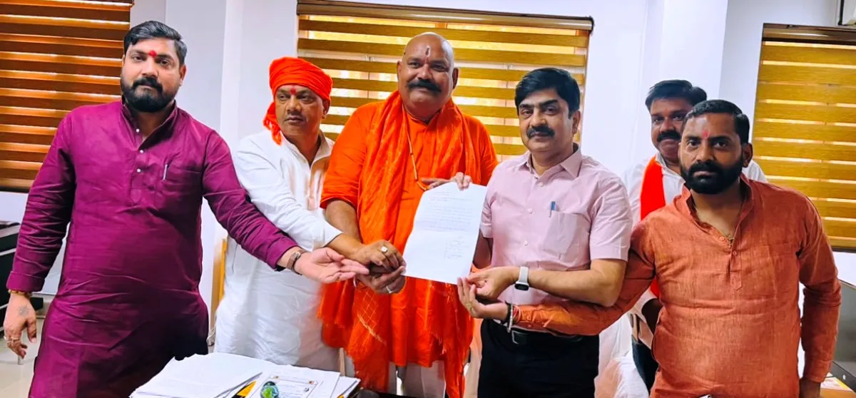 कोंचिग सेन्टरों में सुरक्षा व्यवस्था के जांच की मांगः भाजपा टीम इलेवन ने मण्डलायुक्त को सौंपा ज्ञापन