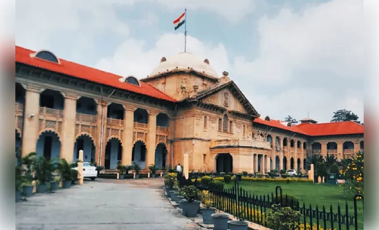 आउटसोर्सिंग कर्मचारी पर लगे एक लाख रुपये हर्जाने पर रोक