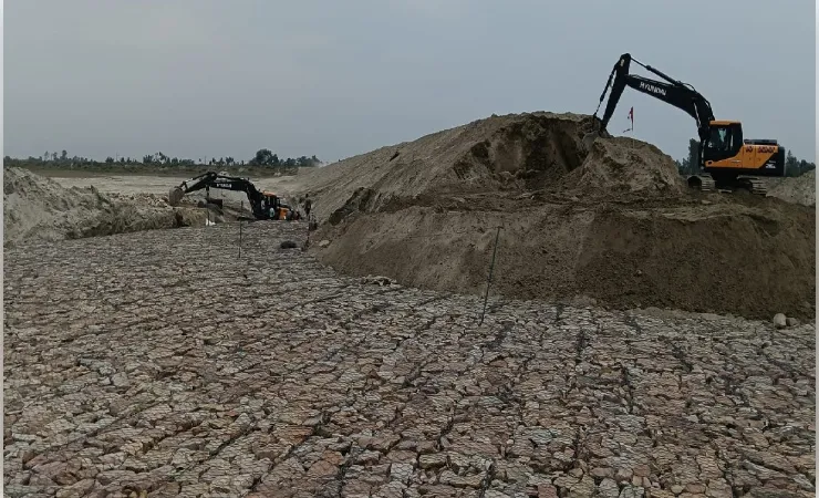 सुरक्षित स्तर तक पहुंचा बाढ़, कटानरोधी कार्य  शुरू 