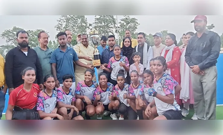 गाजीपुर की टीम बनी रामपुर चेम्पियन गर्ल्स हॉकी टूर्नामेंट 2026 की विजेता