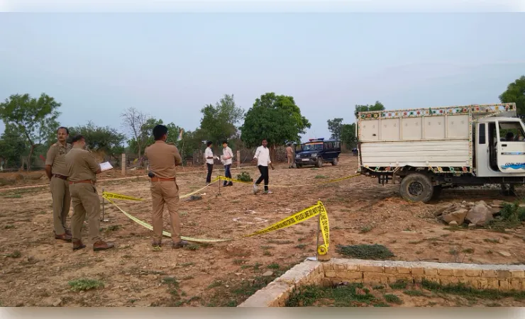 मीरजापुर में गौ-तस्करों से पुलिस की मुठभेड़, पिकअप वाहन से पांच गौवंश बरामद