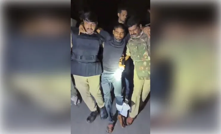 बहराइच: पुलिस मुठभेड़ में 25 हजार का इनामी हिस्ट्रीशीटर घायल, दो साथी फरार