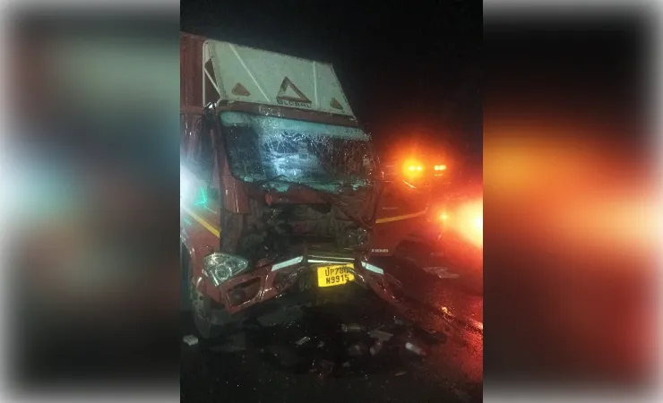 औरैया: एनएच-19 पर डंपर से टकराया कंटेनर ट्रक , हादसे में चालक समेत तीन लोग घायल