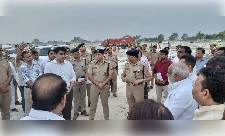 मुख्यमंत्री के कार्यक्रम की तैयारियों का जनप्रतिनिधियों एवं अधिकारियों ने लिया जायजा