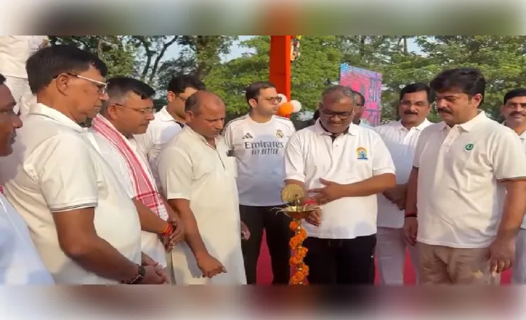 योग केवल व्यायाम नहीं, बल्कि स्वस्थ जीवन जीने की एक संपूर्ण पद्धति है: गिरीश चंद्र यादव