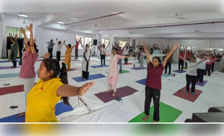 परिषदीय विद्यालयों में 1.42 करोड़ बच्चों ने किया सामूहिक योगाभ्यास