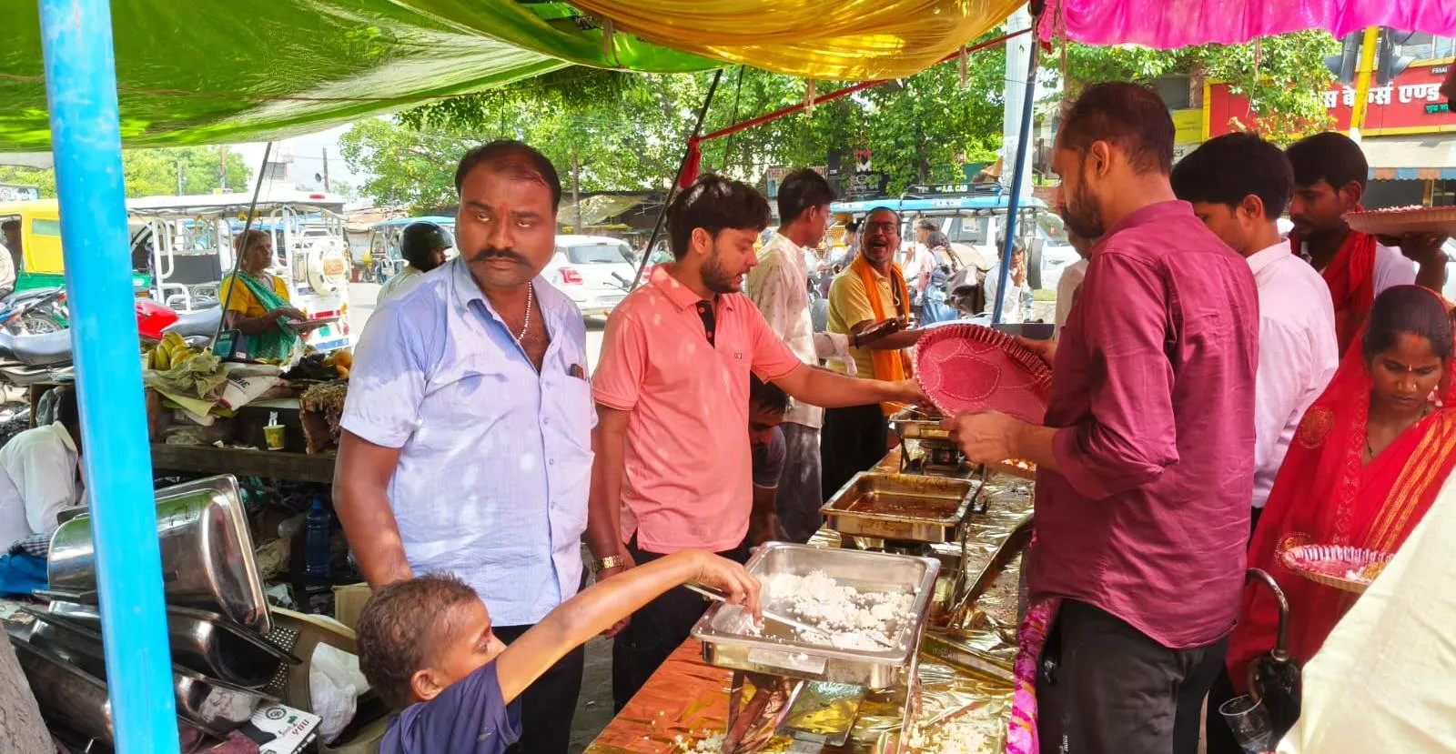 गायत्री शक्तिपीठ में बड़े मंगलवार पर हुआ विशाल भंडारे का आयोजन    