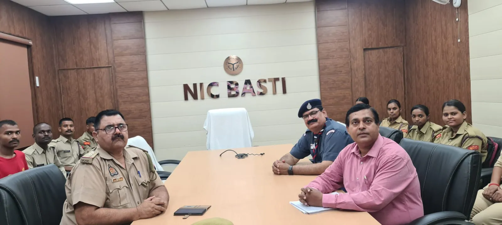 जनपद स्तरीय बाढ़ मॉक ड्रिल की तैयारियों के संबंध में हुयी समीक्षा बैठक