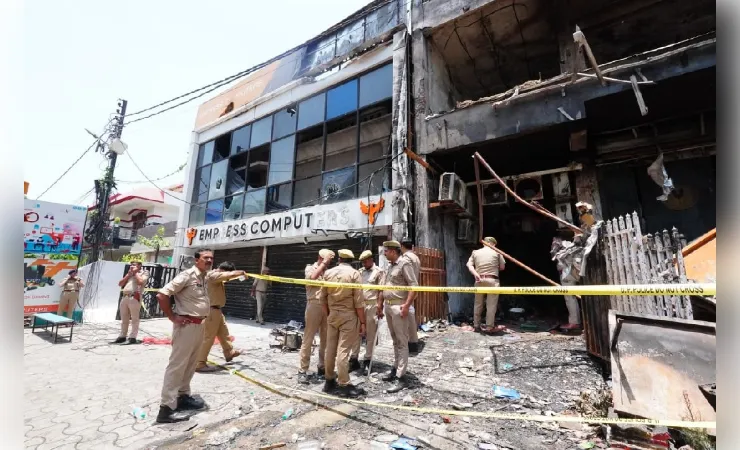 एसआईटी ने की अग्निकांड स्थल की पड़ताल, घायलों से भी मिला जांच दल