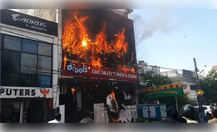 अलीगंज अग्निकांड: एलडीए की जांच में 18 इंजीनियर दोषी