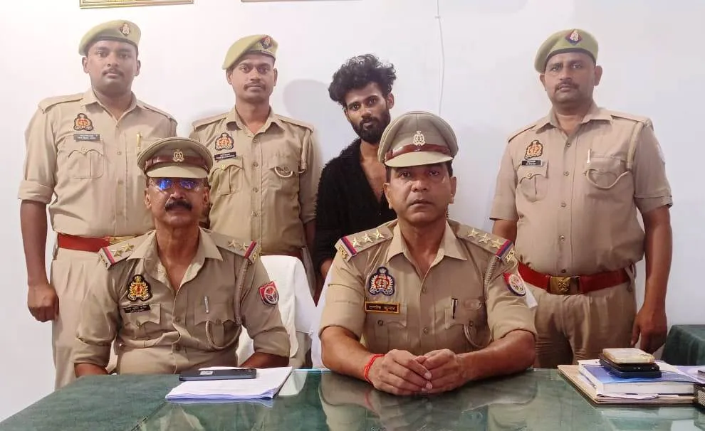 गैंगस्टर एक्ट में वांछित चल रहा इनामिया अभियुक्त गिरफ्तार 