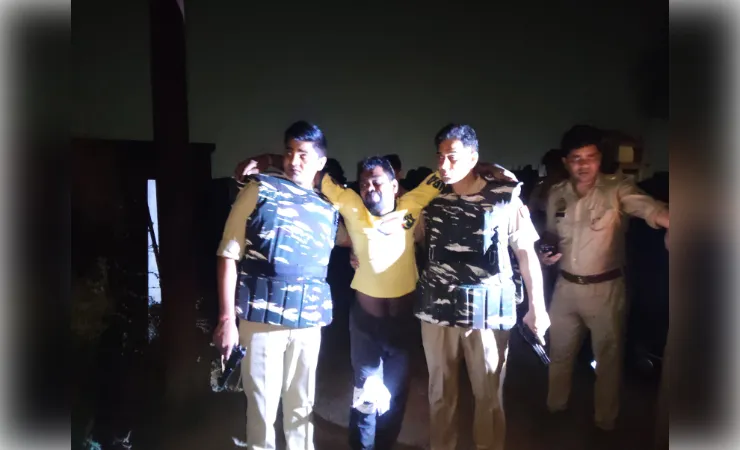 चेन लूट के आरोपित से पुलिस की मुठभेड़,घायल, साथी फरार