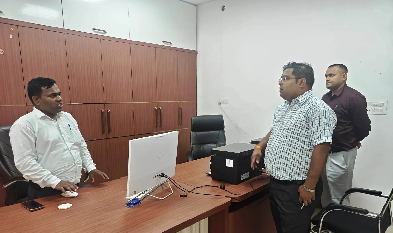 प्रभारी अधिकारी ने निरीक्षण कर दिया सख्त निरिक्षण 