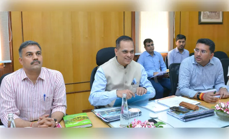 जयपुर में स्वनिधि योजना समीक्षा, मुख्य सचिव ने दिए लंबित मामलों के शीघ्र निस्तारण के निर्देश