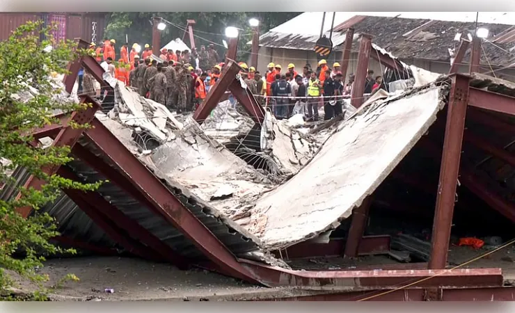 तारातला गोदाम हादसे में मृतकों की संख्या बढ़कर हुई 15