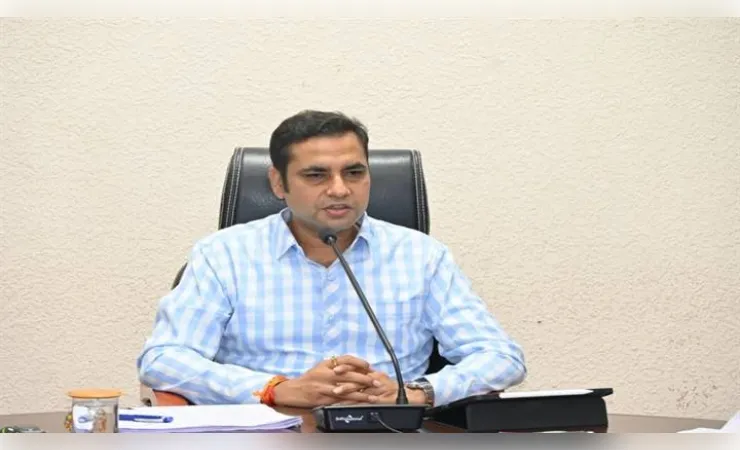 जबलपुरः भसुआ रेत के अवैध उत्खनन एवं भंडारण के प्रकरणों में 23.62 लाख रुपये का अर्थदण्ड