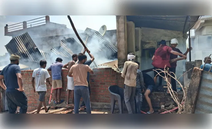 शॉर्ट सर्किट से मकान में लगी भीषण आग, गृहस्थी का सामान जलकर खाक