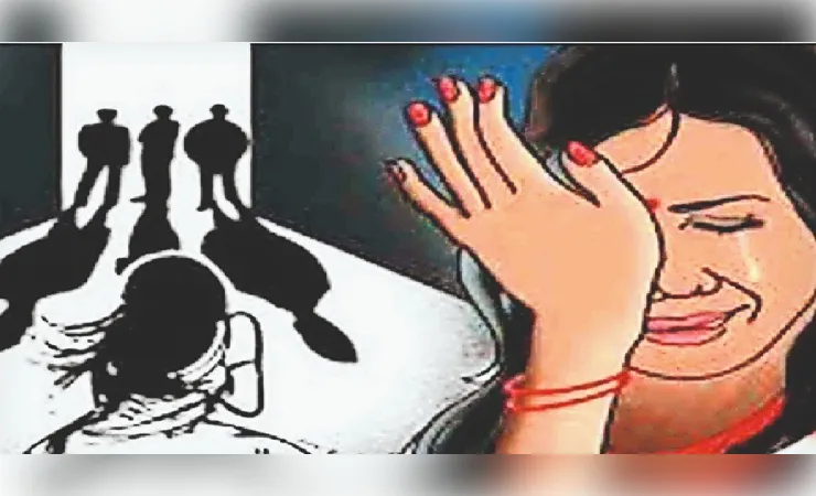 आगरा के होटल में बेसुध महिला की आबरू से खिलवाड़ करते युवकों का वीडियो वायरल, मुकदमा दर्ज