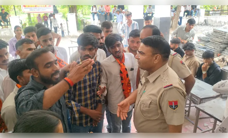 चित्तौड़गढ़: कॉलेज में छात्र संगठनों में टकराव, मारपीट विवाद के बाद एबीवीपी-एनएसयूआई में भारी हंगामा