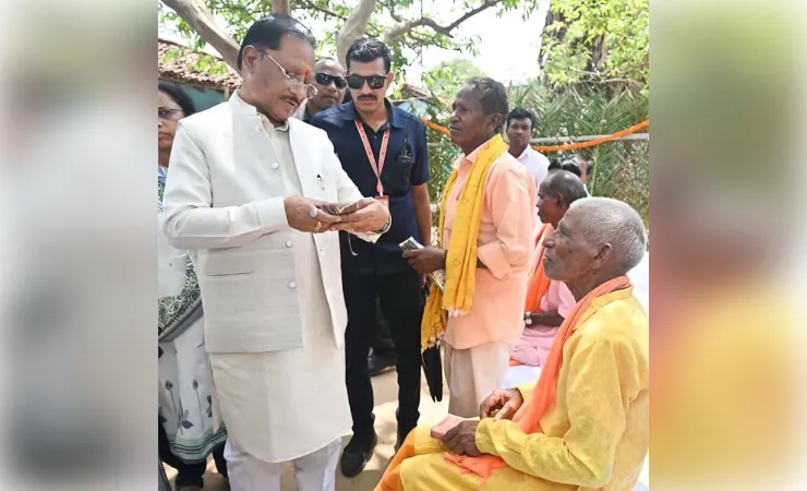  मुख्यमंत्री विष्णुदेव साय ने किया अवलोकन, कहा - प्राचीन ज्ञान  हमारी सांस्कृतिक अस्मिता की अमूल्य धरोहर