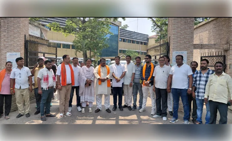  पूर्वी सिंहभूम में भाजपा ने सड़क निर्माण कार्य में लगाया भ्रष्टाचार का आराेप, उपायुक्त को सौंपा ज्ञापन