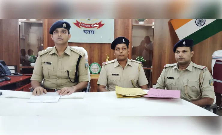 नशा तस्करी पर चतरा पुलिस का बड़ा प्रहार, 912 किलो डोडा बरामद, तस्कर फरार