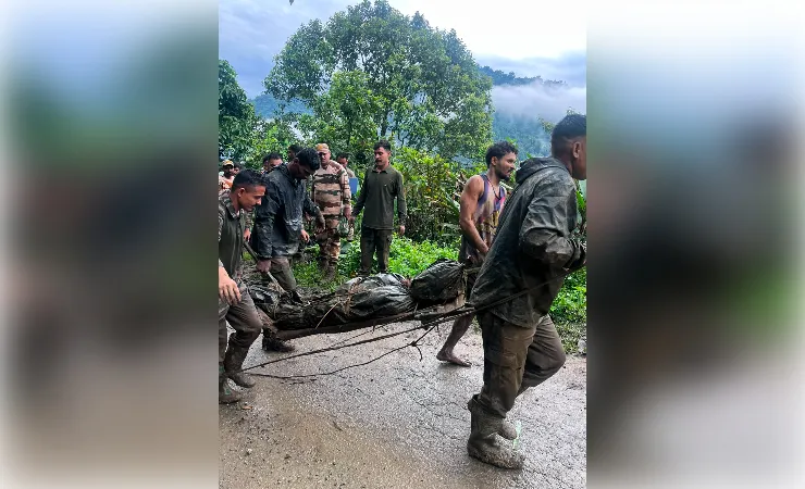 अरुणाचल प्रदेश: भूस्खलन से खाई में गिरी कार , भाजपा नेता समेत तीन की मौत