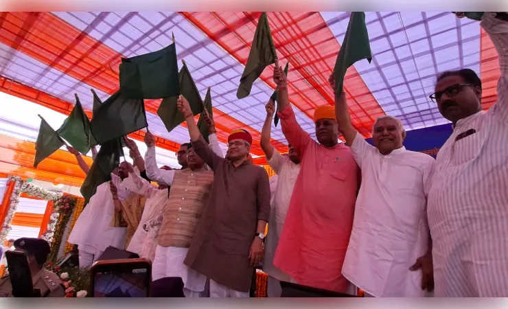 बीकानेर रेलवे स्टेशन से बीकाने–लालगढ़–अमदावाद  एक्सप्रेस रेल सेवा का शुभारंभ