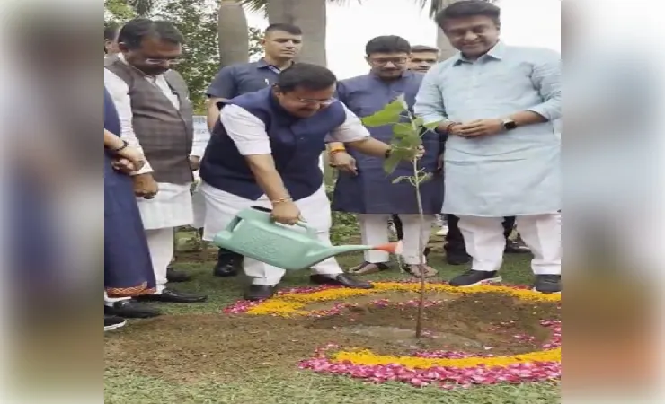  ‘एक पेड़ मां के नाम’ अभियान बना जन आंदोलन : नितिन नवीन