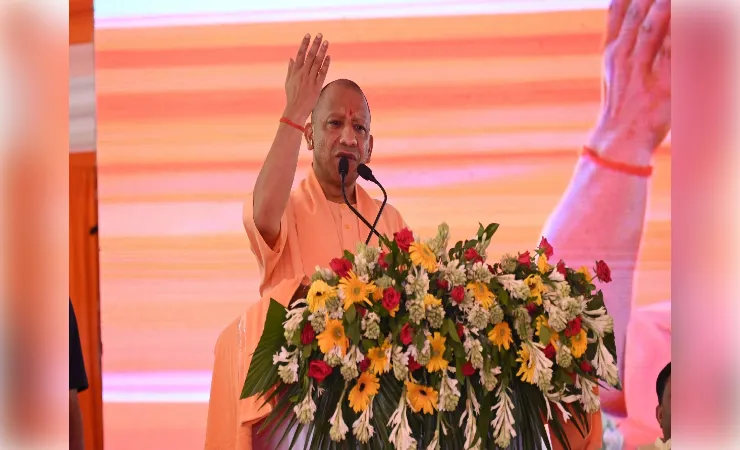  सीएम योगी ने 293 करोड़ की 75 विकास परियोजनाओं का लोकार्पण कर कहा- तेजी से विकास की राह पर बलरामपुर