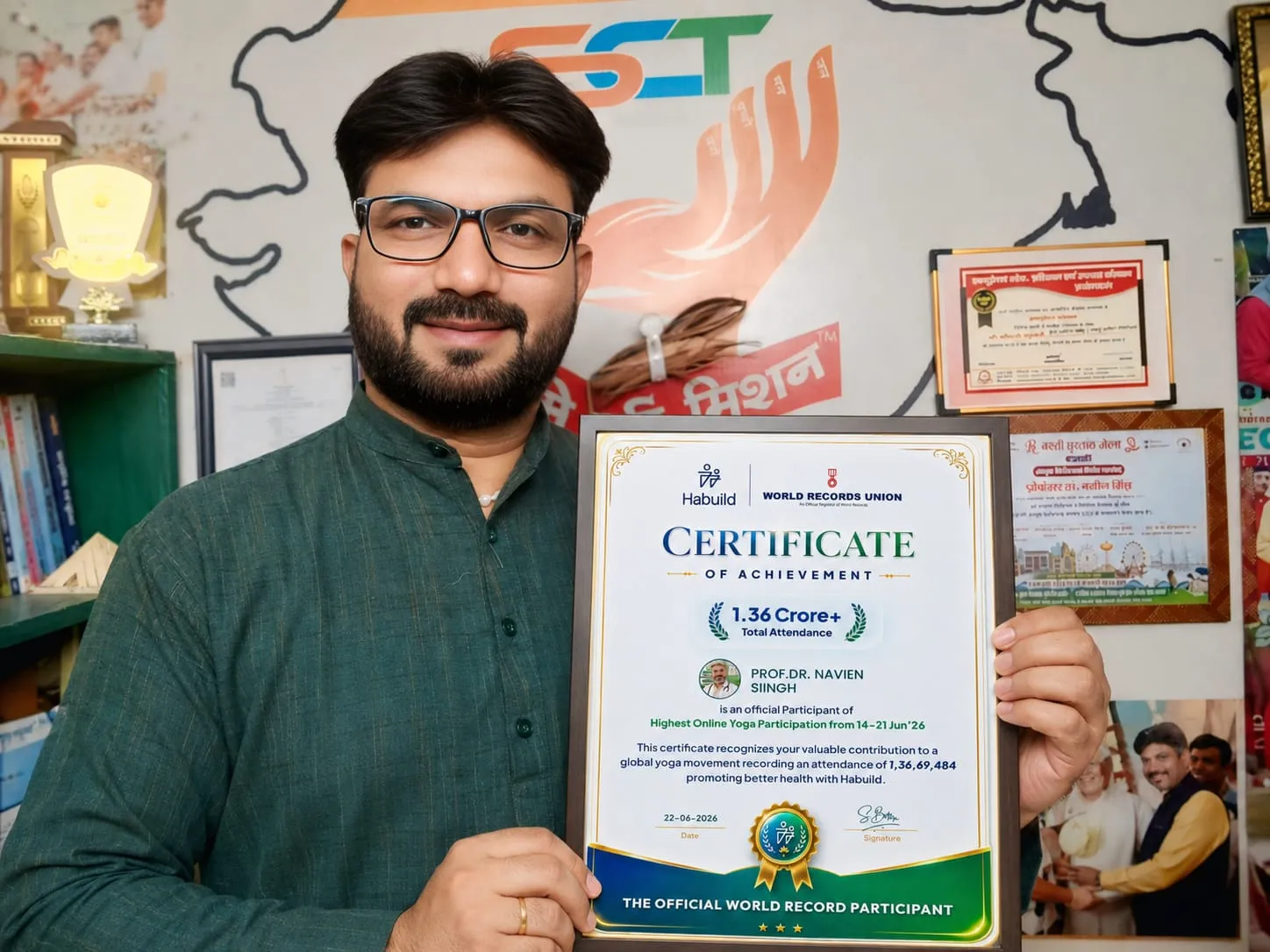 विश्व रिकॉर्ड योग अभियान में सहभागिता पर प्रो. डॉ. नवीन सिंह को मिला सम्मान प्रमाणपत्र