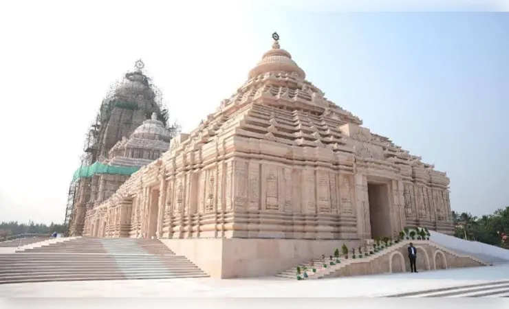 जगन्नाथ परंपरा को लेकर टकराव: दीघा मंदिर में पत्थर बनाम लकड़ी प्रतिमा पर बढ़ा विवाद