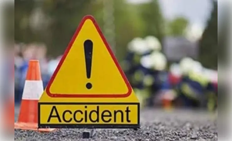 दवा लेकर लौट रहे मरीजों से भरी ऑटो खाई में पलटी, एक की मौत, कई घायल