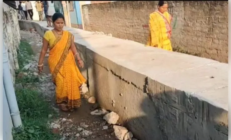  भागलपुर  जनपद में नाले की उंचाई ने बढ़ाई मुश्किलें, घरों में घुसेगा पानी