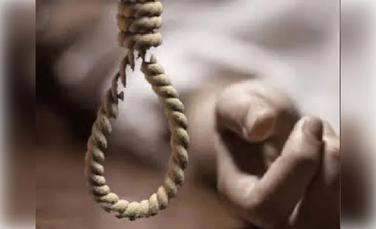 17 वर्षीय छात्रा की संदिग्ध परिस्थितियों में मौत, इलाके में मचा हड़कंप 