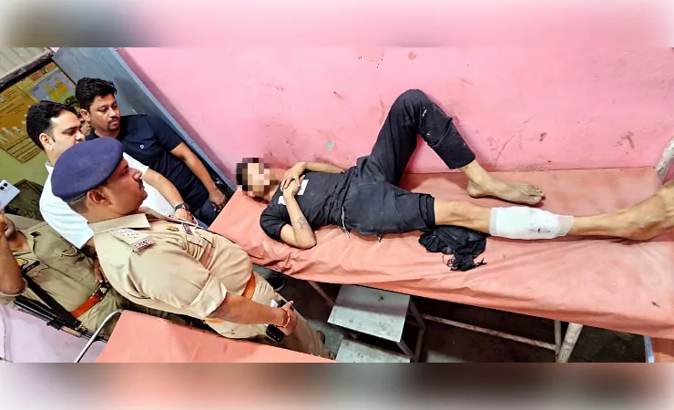 25 हजार के इनामी बदमाश टिल्लू उर्फ शिवम पुलिस मुठभेड़ में गिरफ्तार, पैर में लगी गोली