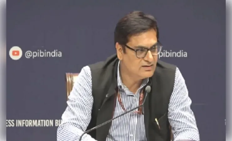 सरकार का दावा- देश में पेट्रोल-डीजल और घरेलू रसोई गैस का पर्याप्त भंडार