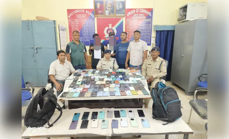 58.95 लाख रुपये मूल्य के 174 संदिग्ध चोरी के मोबाइल फोन वनांचल एक्सप्रेस से बरामद