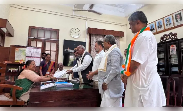  कर्नाटक से राज्यसभा चुनाव के लिए एआईसीसी के अध्यक्ष मल्लिकार्जुन खरगे ने नामांकन दाखिल किया